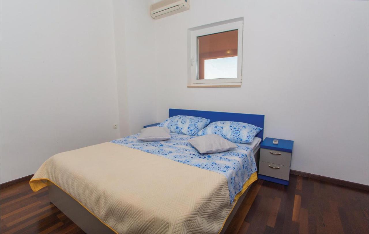 Amazing Apartment In Makarska With Wifi 외부 사진