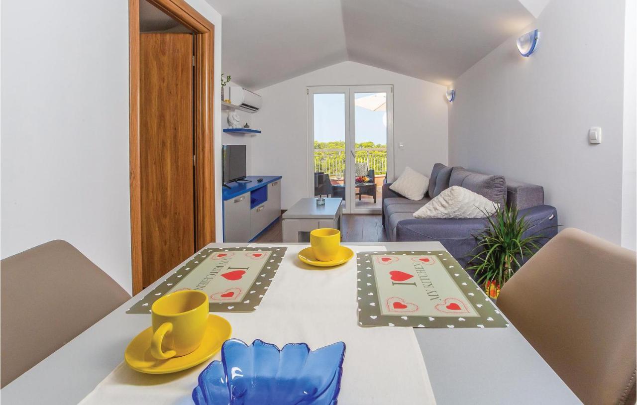 Amazing Apartment In Makarska With Wifi 외부 사진