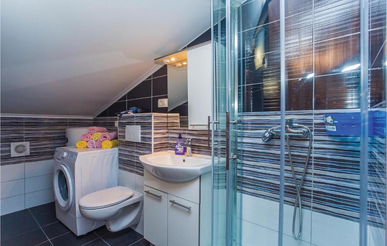 Amazing Apartment In Makarska With Wifi 외부 사진